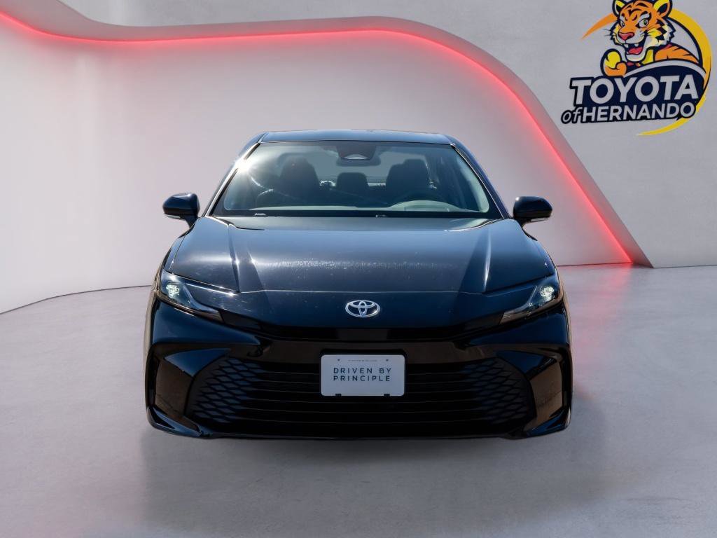 Used 2025 Toyota Camry LE image 2