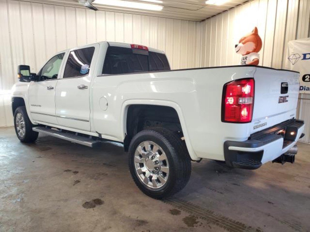 Used 2017 GMC Sierra 2500 Denali w/ Duramax Plus Package image 4