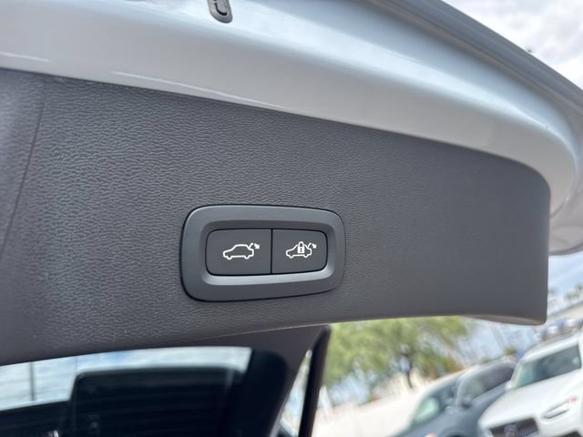 New 2026 Volvo XC40 B5 Ultra w/ Climate Package AWD/4WD image 8