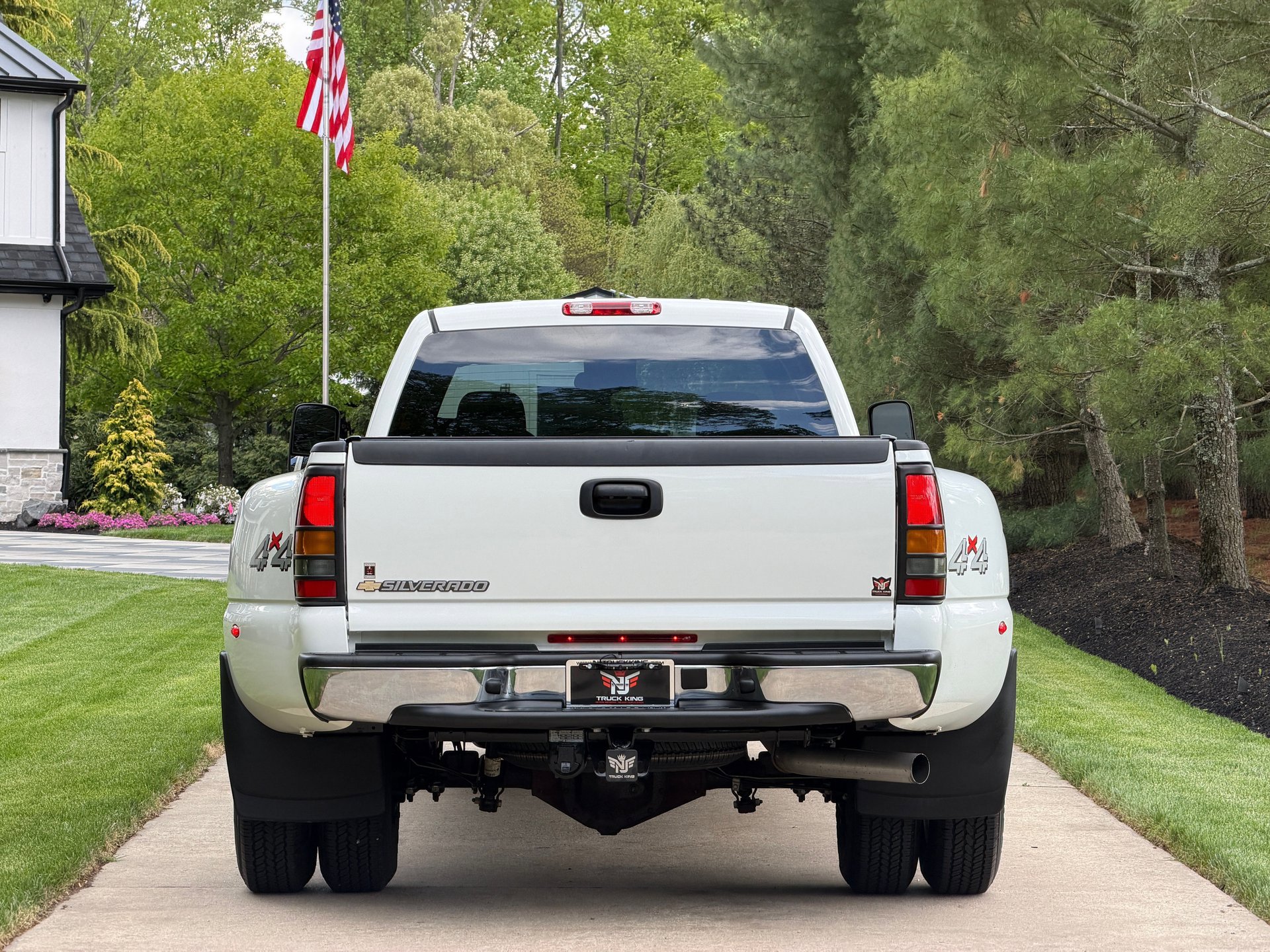 Used 2007 Chevrolet Silverado 3500 LT w/ Heavy-Duty Power Package AWD/4WD image 9