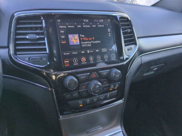 Used 2019 Jeep Grand Cherokee Limited image 16