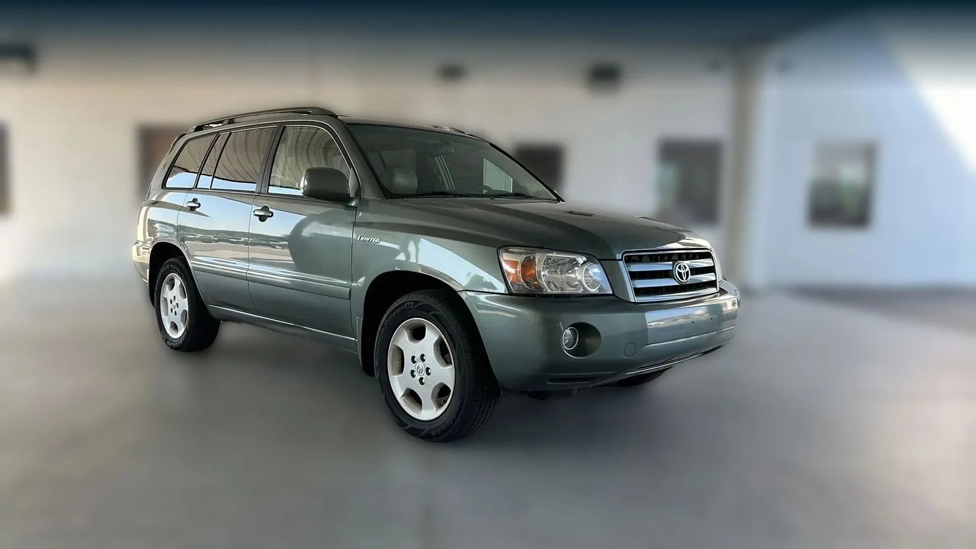 Used 2005 Toyota Highlander 4WD V6 w/ 3rd Row