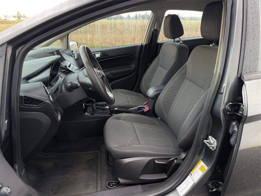 Used 2016 Ford Fiesta SE w/ Equipment Group 201A image 9