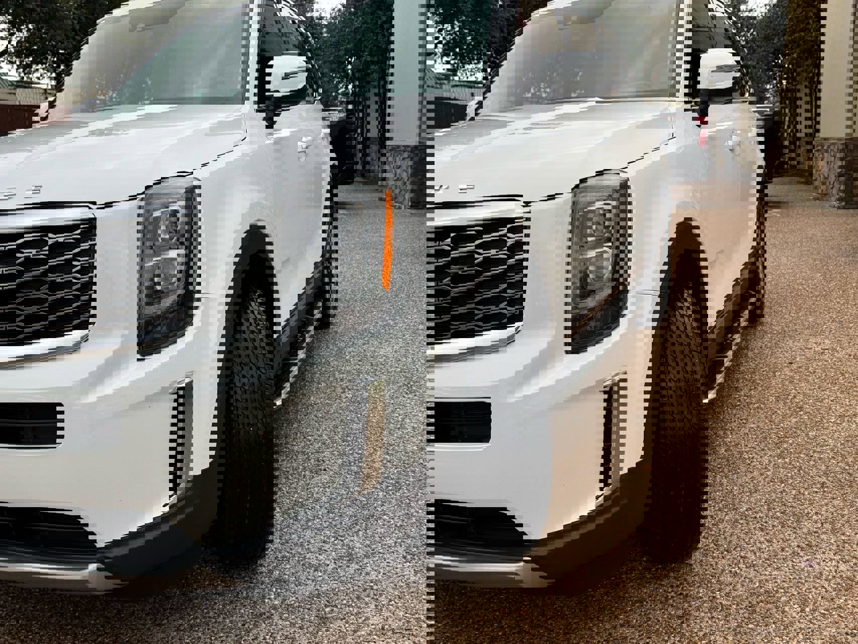 Used 2021 Kia Telluride EX w/ EX Premium Package image 3