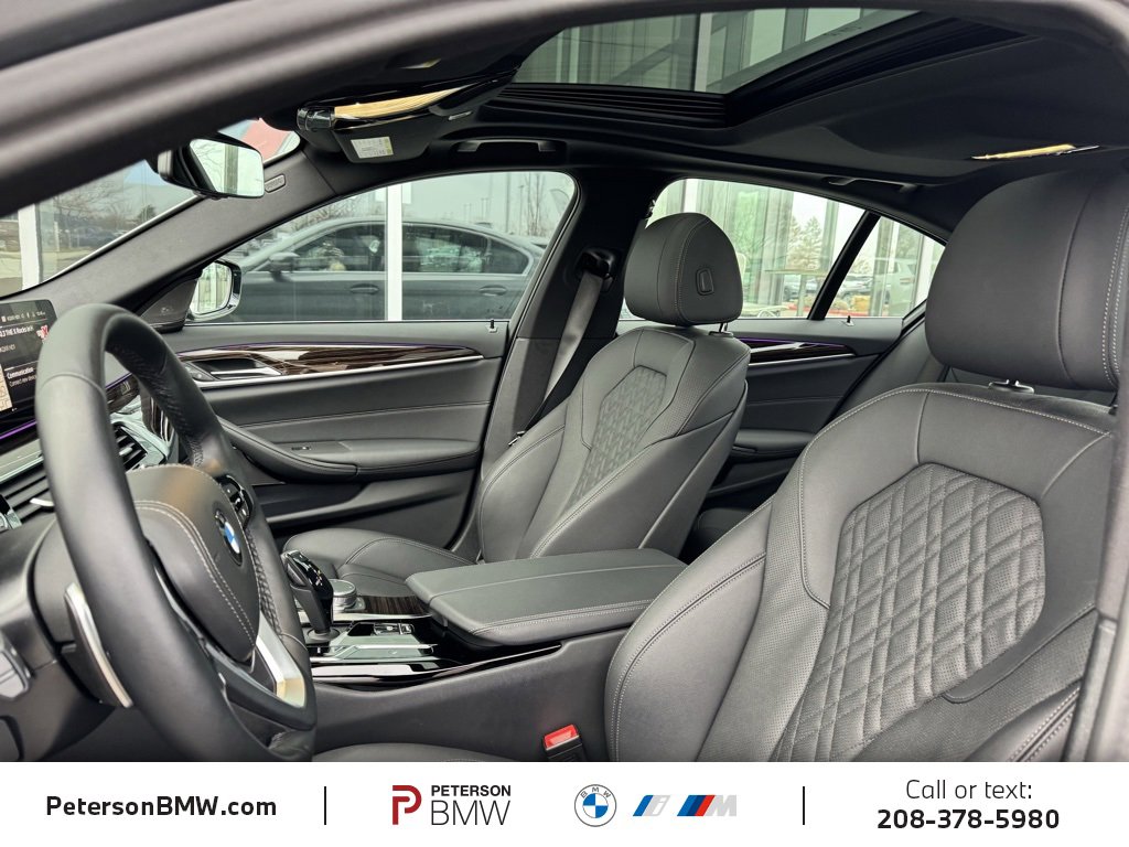 Used 2023 BMW 530i xDrive w/ Premium Package image 17