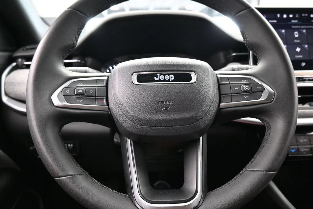 Used 2024 Jeep Compass Latitude AWD/4WD image 22