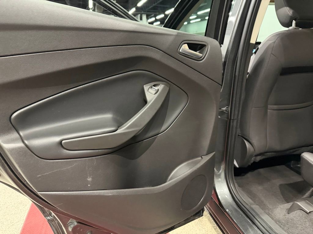 Used 2019 Ford Escape SE image 19