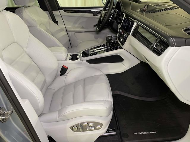 New 2026 Porsche Macan GTS image 23