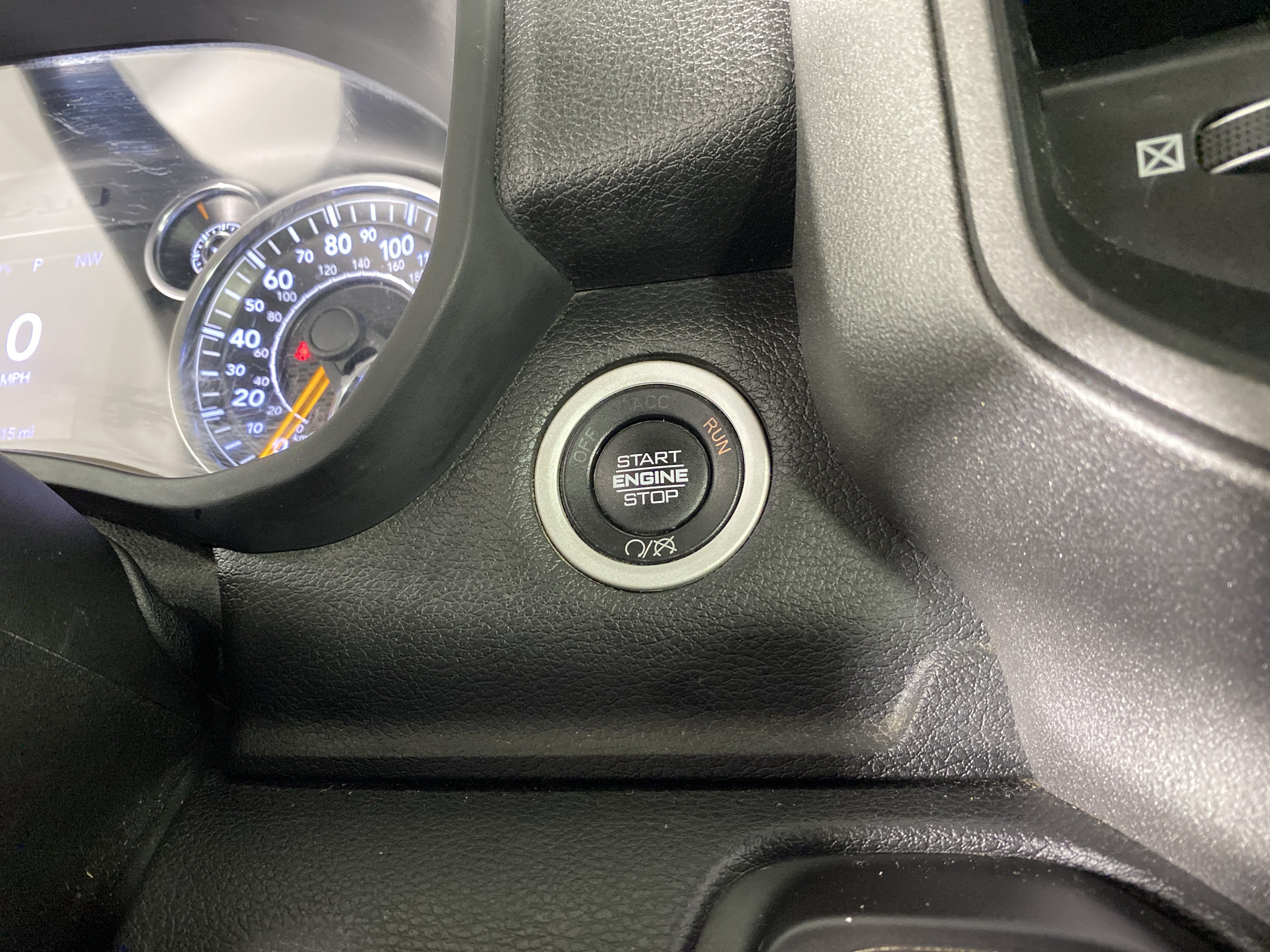 Used 2020 RAM 2500 Tradesman w/ Chrome Appearance Group AWD/4WD image 22