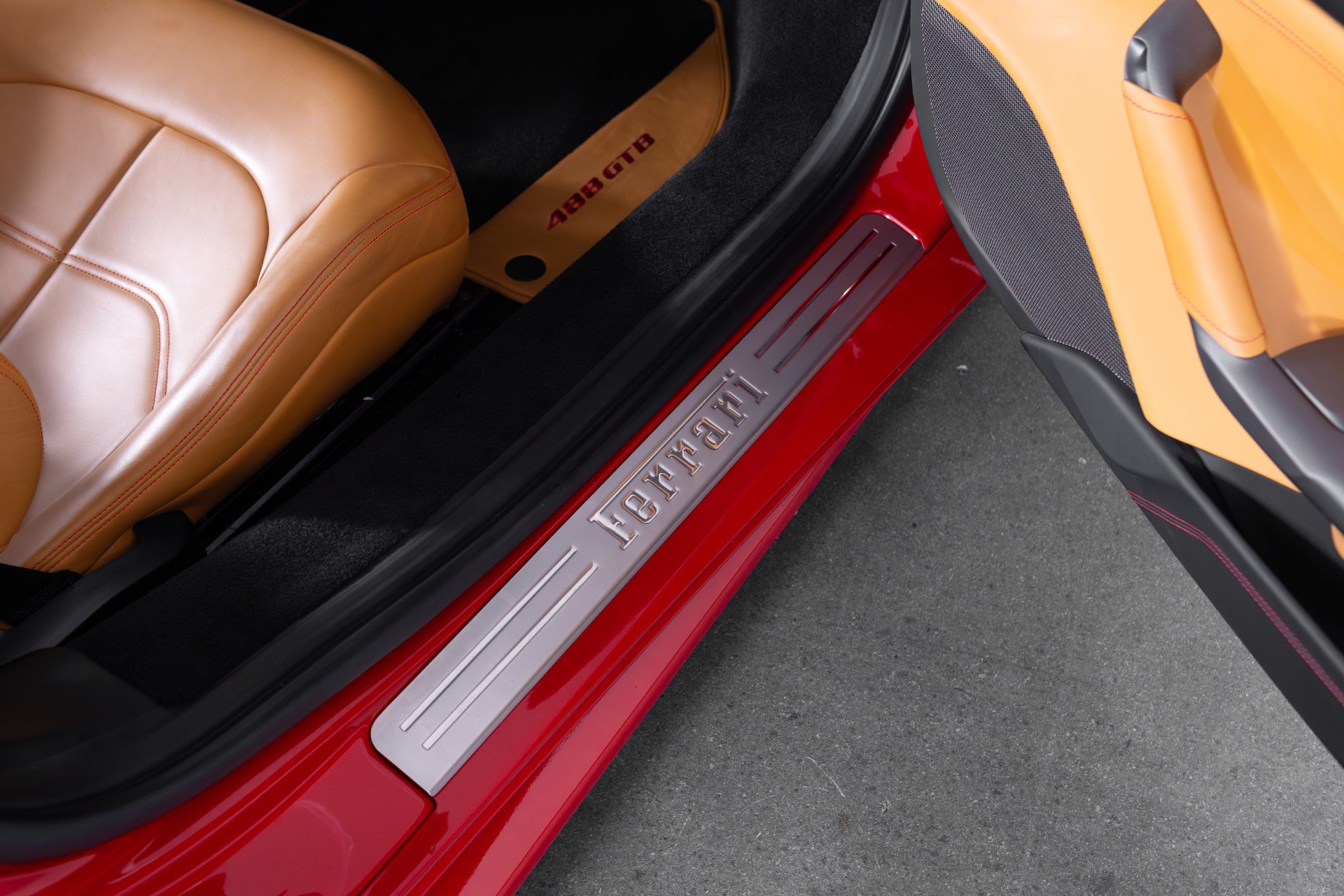 Used 2017 Ferrari 488 GTB RWD image 48