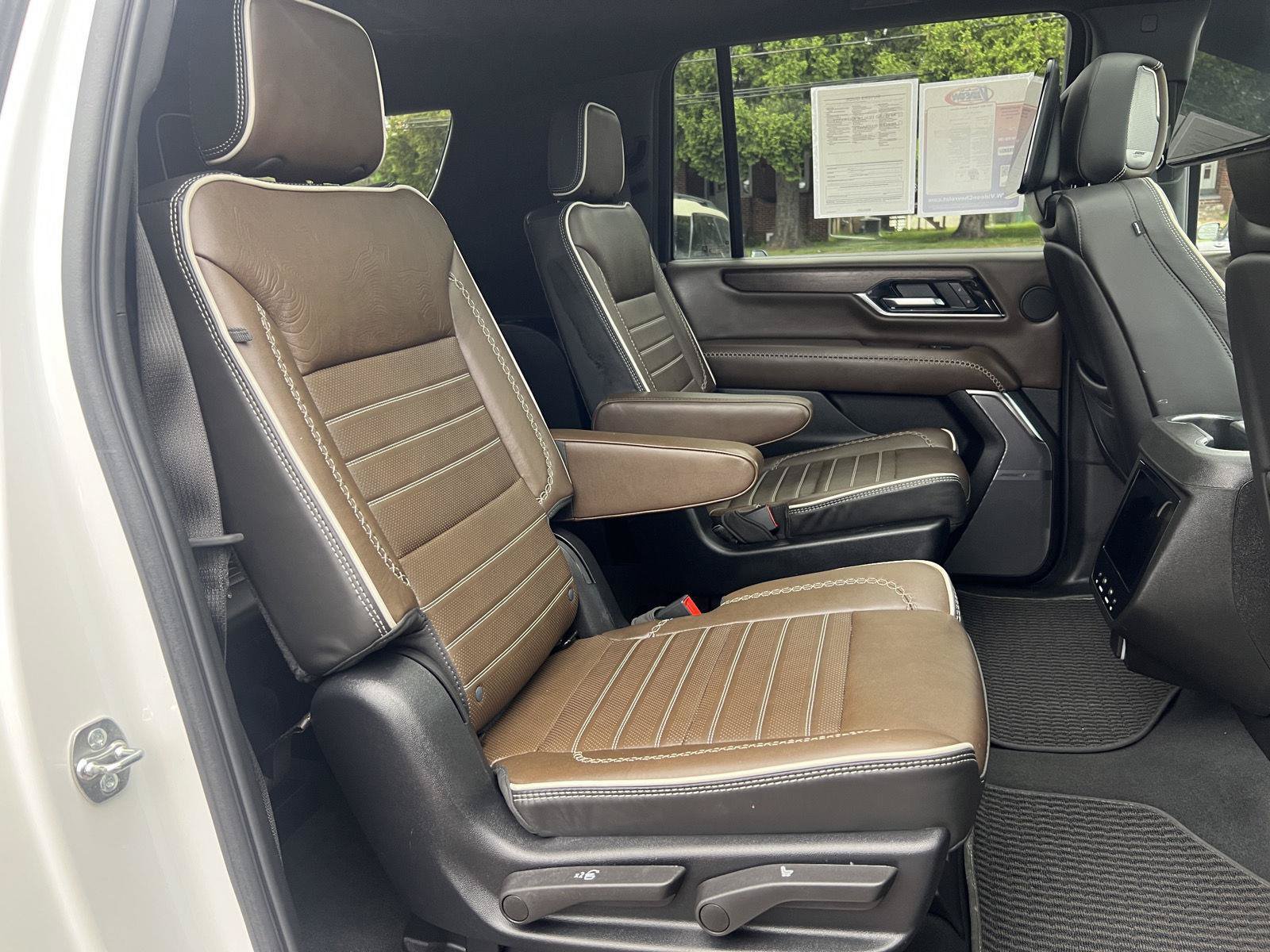 Used 2025 GMC Yukon XL Denali Ultimate AWD/4WD image 21