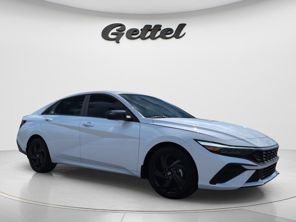 Certified 2026 Hyundai Elantra Sport FWD image 3