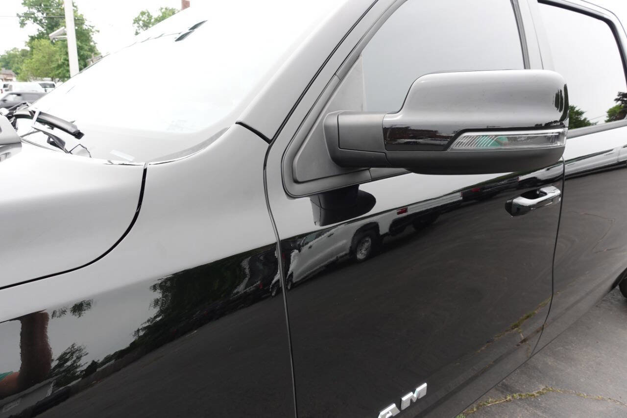Used 2025 RAM 1500 Laramie w/ Sport Appearance Package AWD/4WD image 8