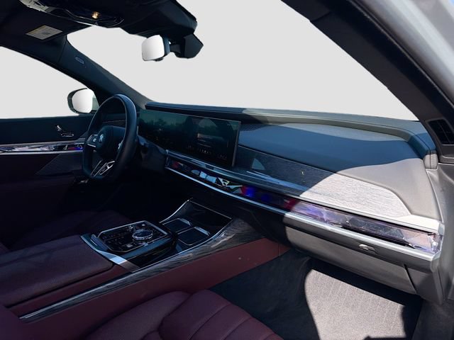 Used 2025 BMW i7 xDrive60 AWD/4WD image 14