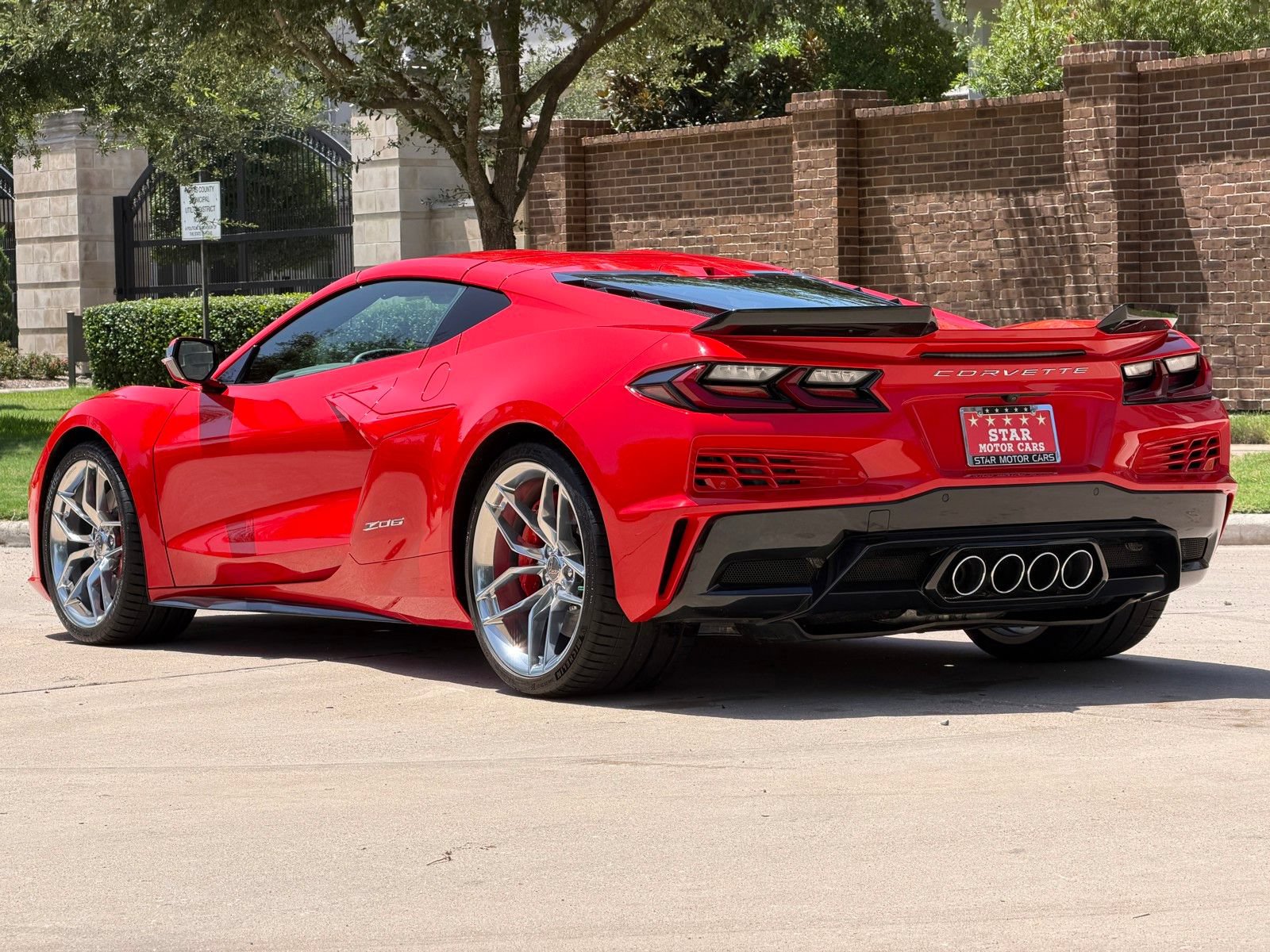 Used 2025 Chevrolet Corvette Z06 w/ Chrome Exterior Badge Package RWD image 11
