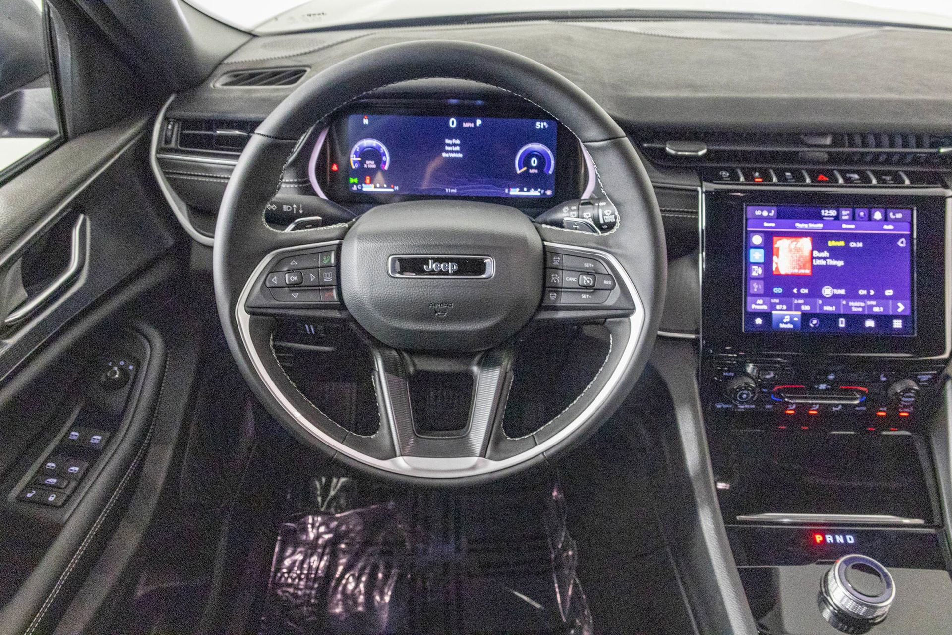 New 2025 Jeep Grand Cherokee L Laredo w/ Luxury Tech Group I image 31