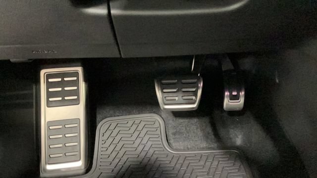 New 2026 Volkswagen Tiguan SE R-Line AWD/4WD image 30