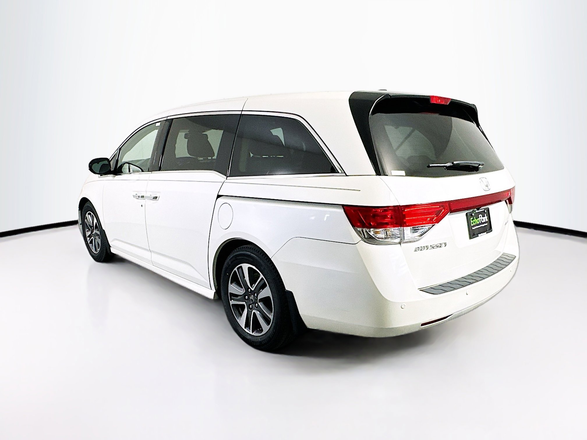 Used 2015 Honda Odyssey Touring Elite image 5
