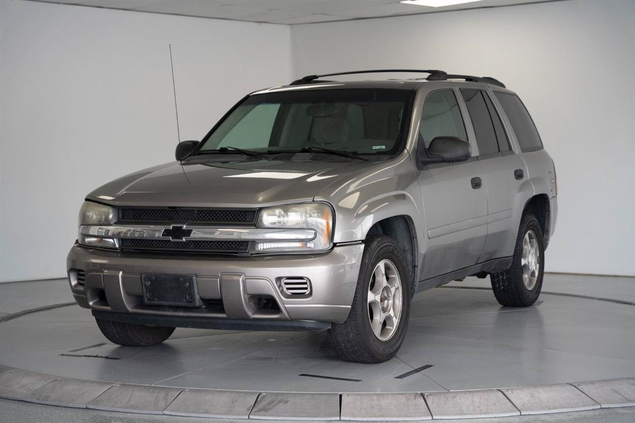 Used 2007 Chevrolet TrailBlazer LS w/ LS Preferred Equipment Group AWD/4WD image 3