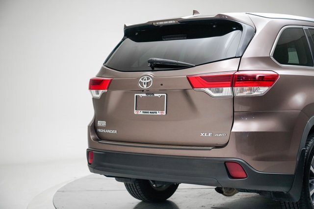 Used 2018 Toyota Highlander XLE image 12