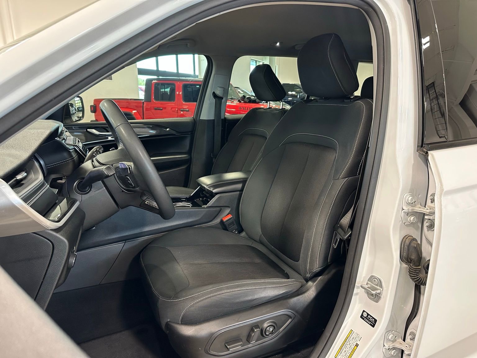 Used 2023 Jeep Grand Cherokee L Laredo AWD/4WD image 13