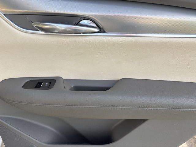 Used 2020 Cadillac XT5 Premium Luxury w/ LPO, Floor Liner Package image 39