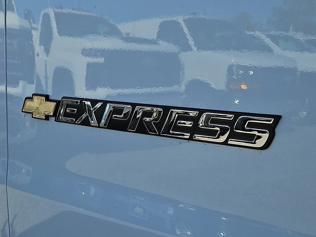 New 2025 Chevrolet Express 2500 Work Van 3D Cargo Van w/ Driver Convenience Package image 17