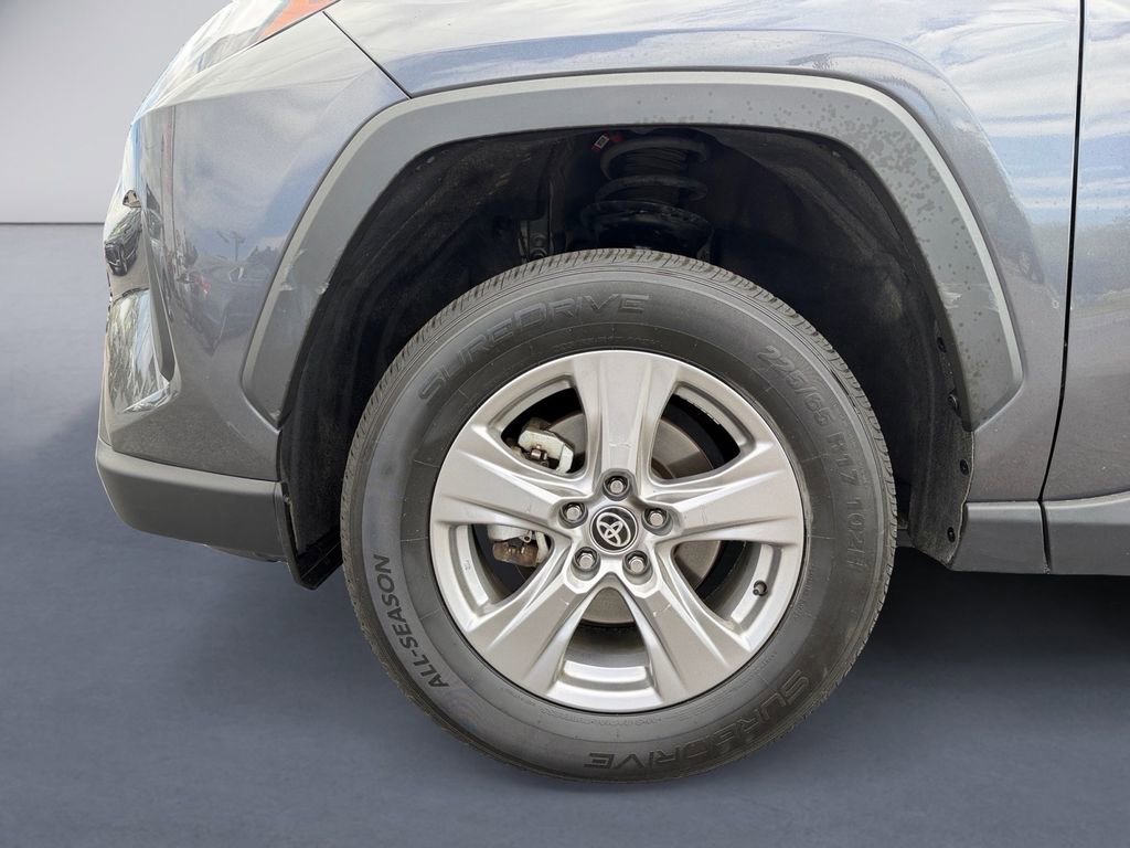 Used 2025 Toyota RAV4 XLE image 9