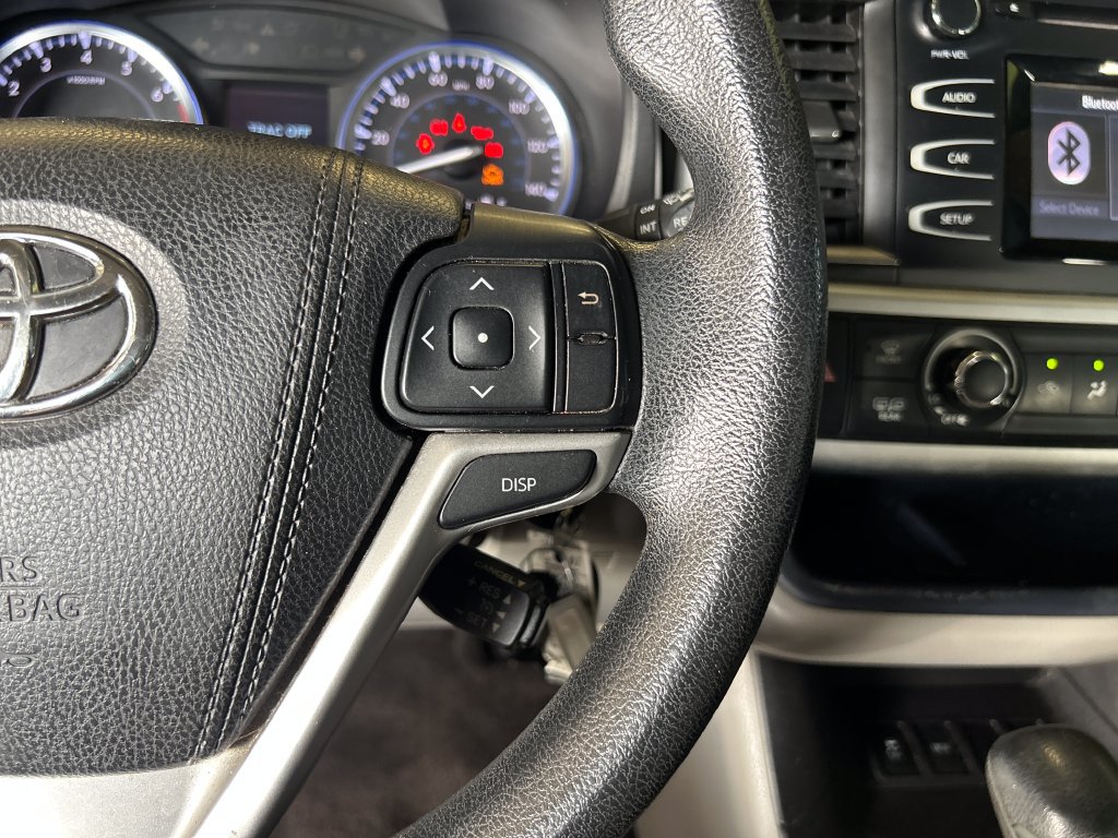 Used 2016 Toyota Highlander LE FWD image 19