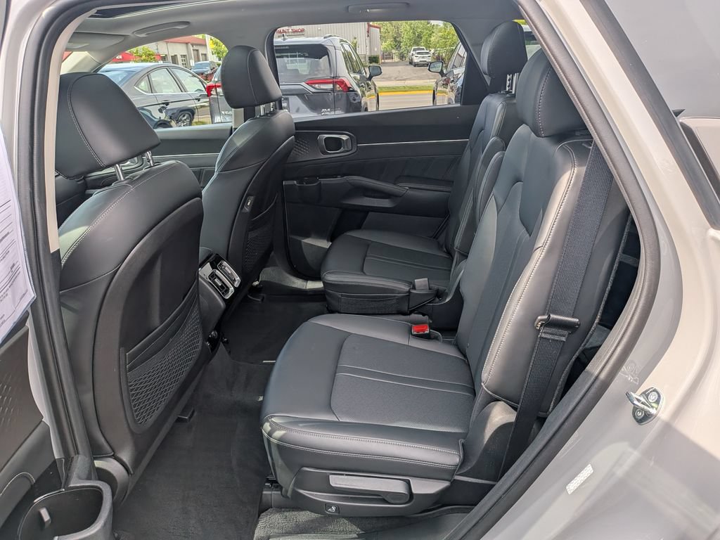 Used 2023 Kia Sorento SX AWD/4WD image 33