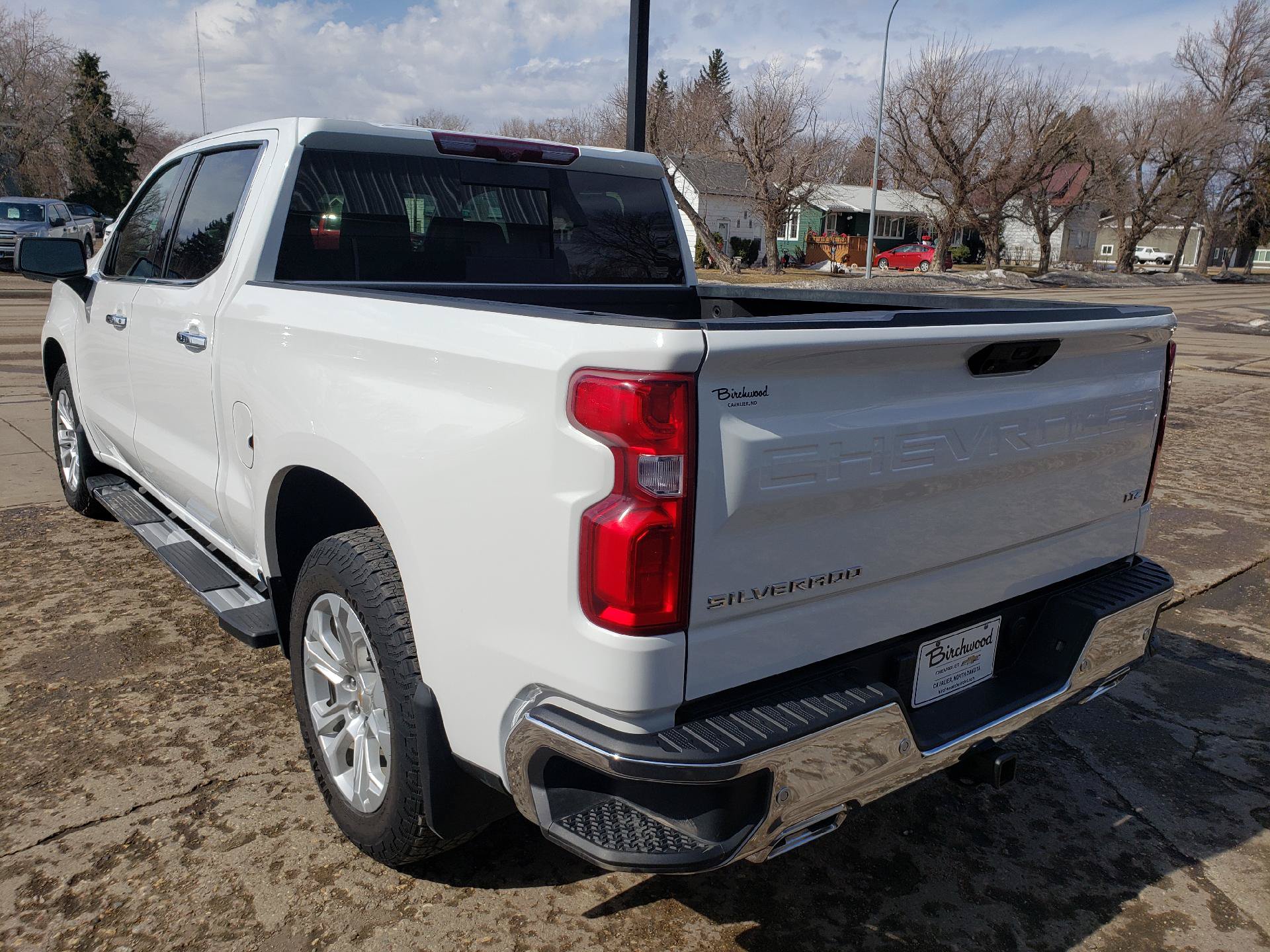 Used 2023 Chevrolet Silverado 1500 LTZ w/ Technology Package AWD/4WD image 3