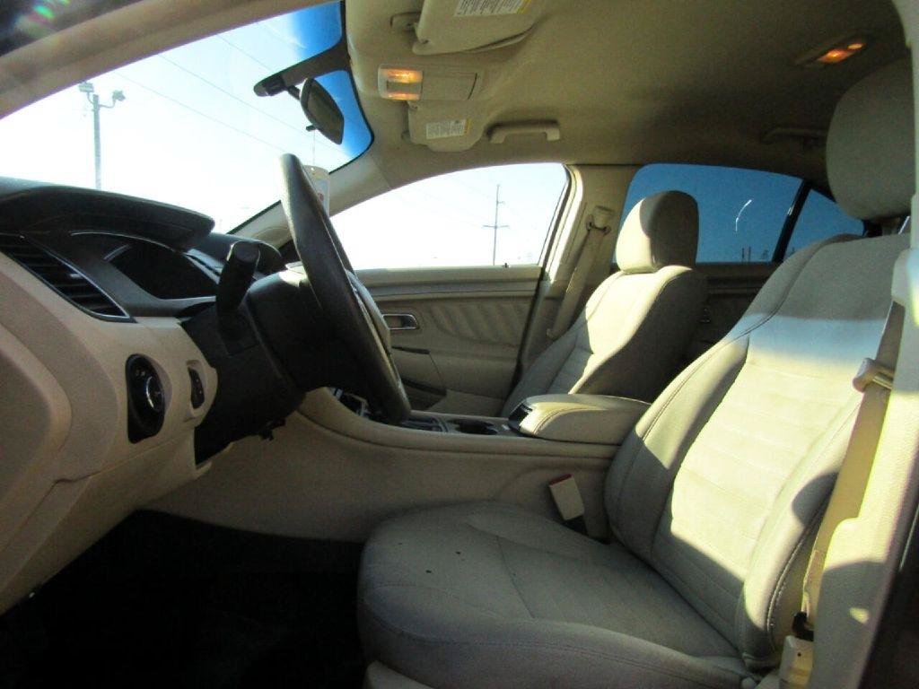 Used 2016 Ford Taurus SE FWD image 22