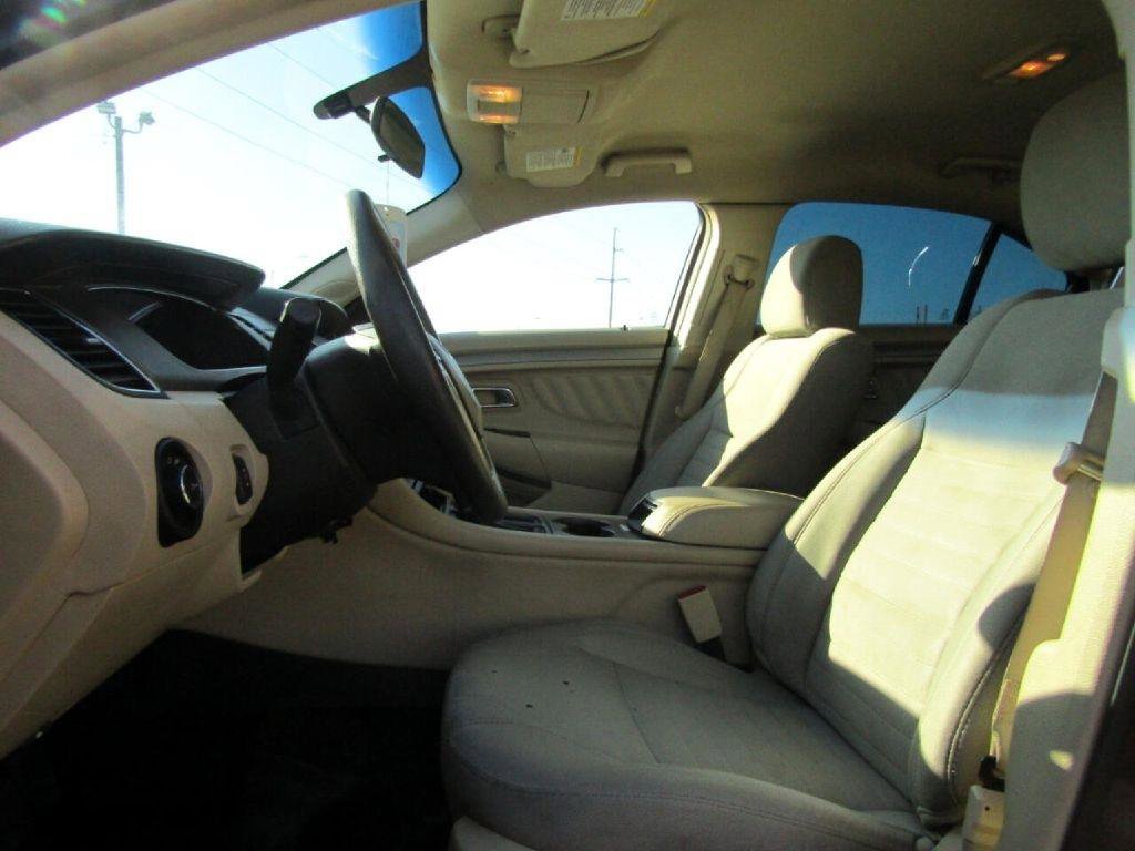 Used 2016 Ford Taurus SE FWD image 22