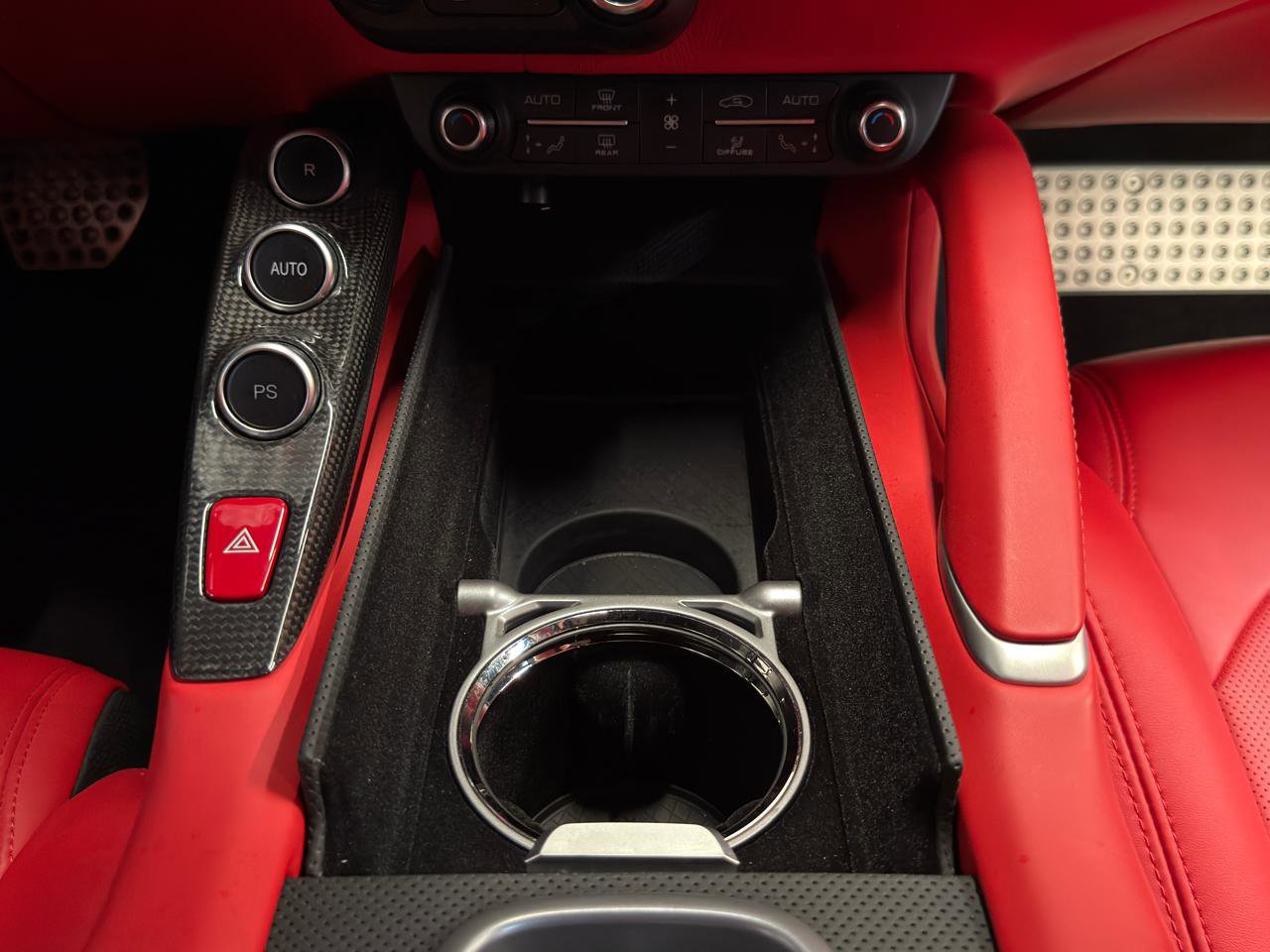 Used 2018 Ferrari GTC4Lusso AWD/4WD image 23