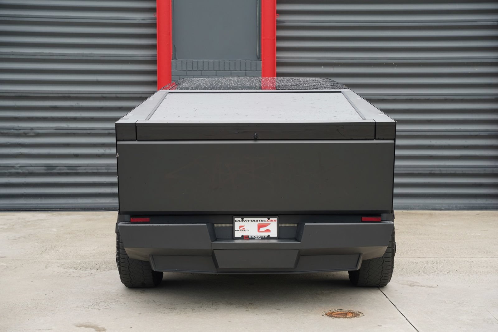 Used 2024 Tesla Cybertruck AWD Crew Cab image 11