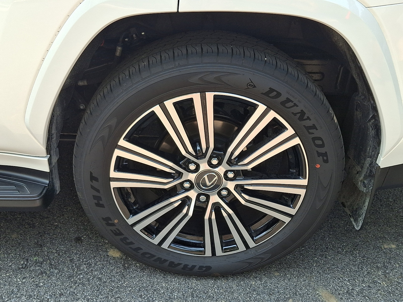New 2026 Lexus LX 600 4WD w/ Luxury Package image 5