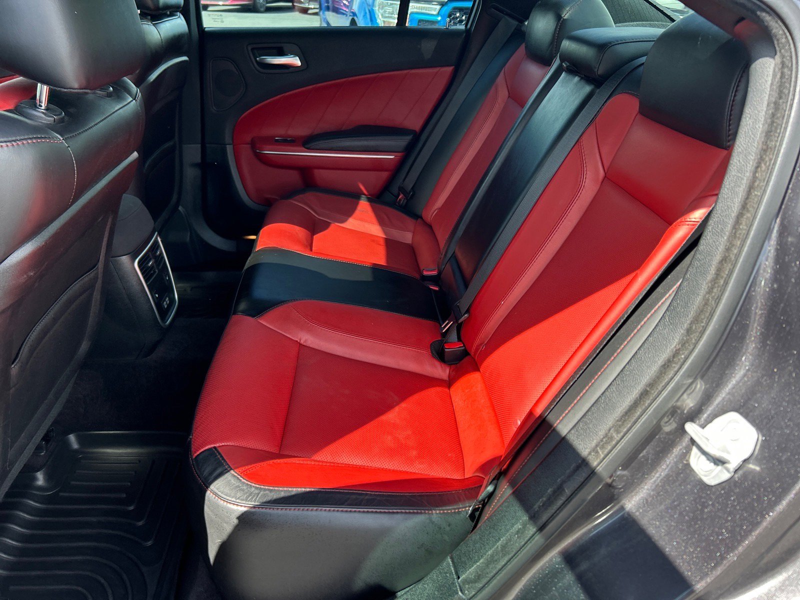 Used 2017 Dodge Charger R/T w/ Premium Group image 9