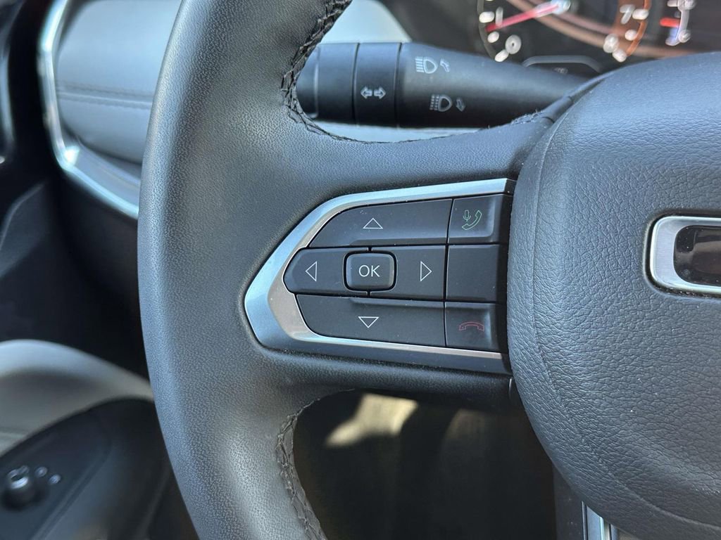 Used 2024 Jeep Compass Limited image 22