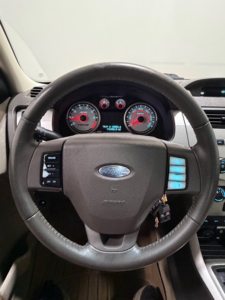 Used 2010 Ford Focus SEL FWD image 14