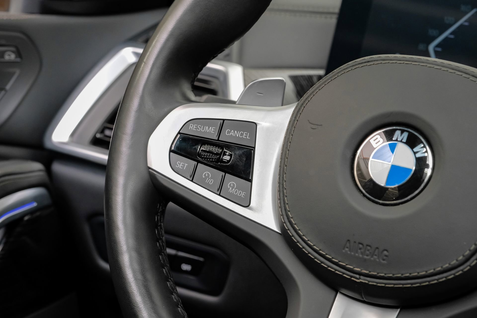 Used 2025 BMW X6 xDrive40i w/ Climate Comfort Package AWD/4WD image 21