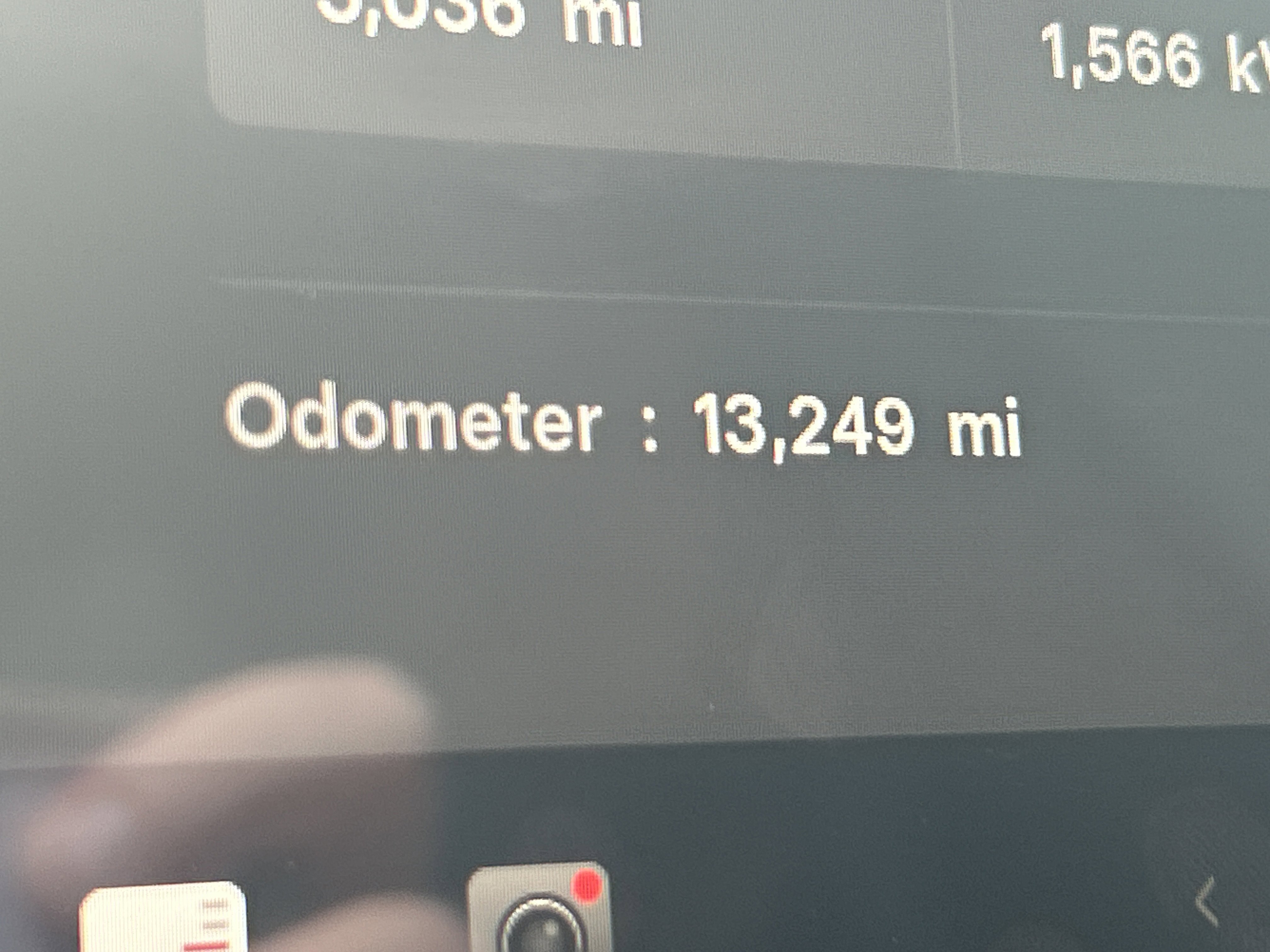 Used 2024 Tesla Model Y Long Range AWD/4WD image 21