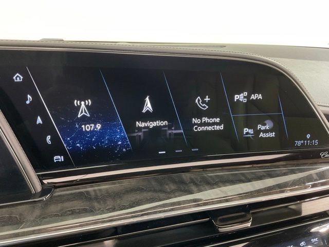 Used 2021 Cadillac Escalade Premium Luxury w/ Performance Package AWD/4WD image 10
