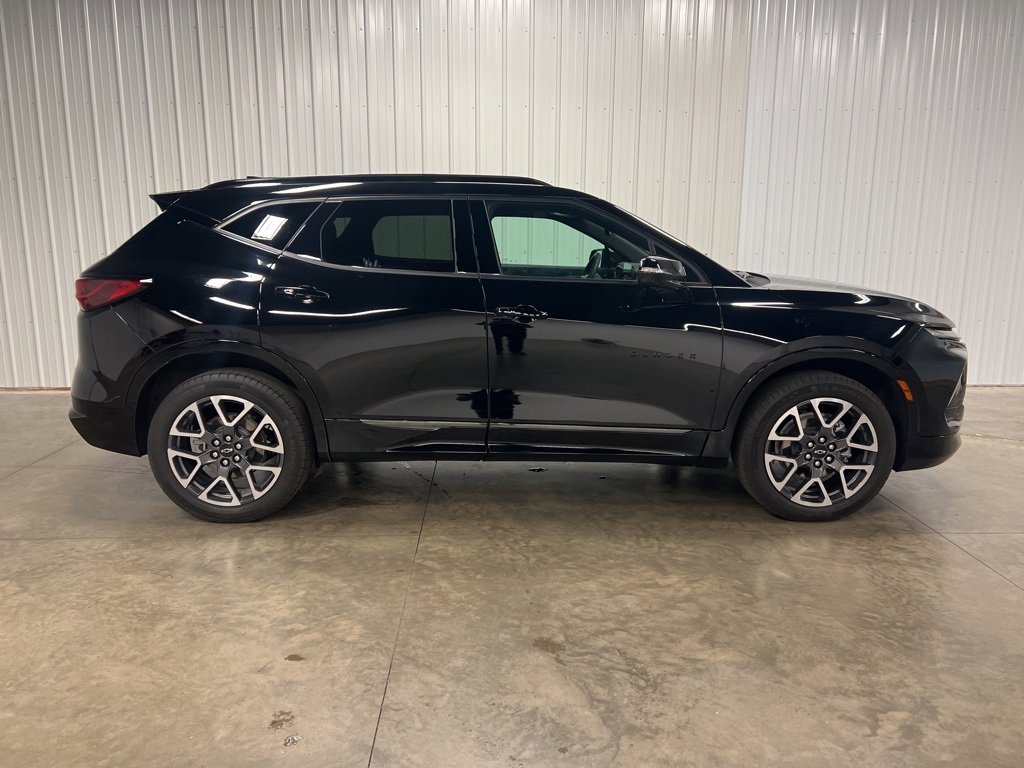 Certified 2023 Chevrolet Blazer RS w/ Driver Confidence II Package image 2