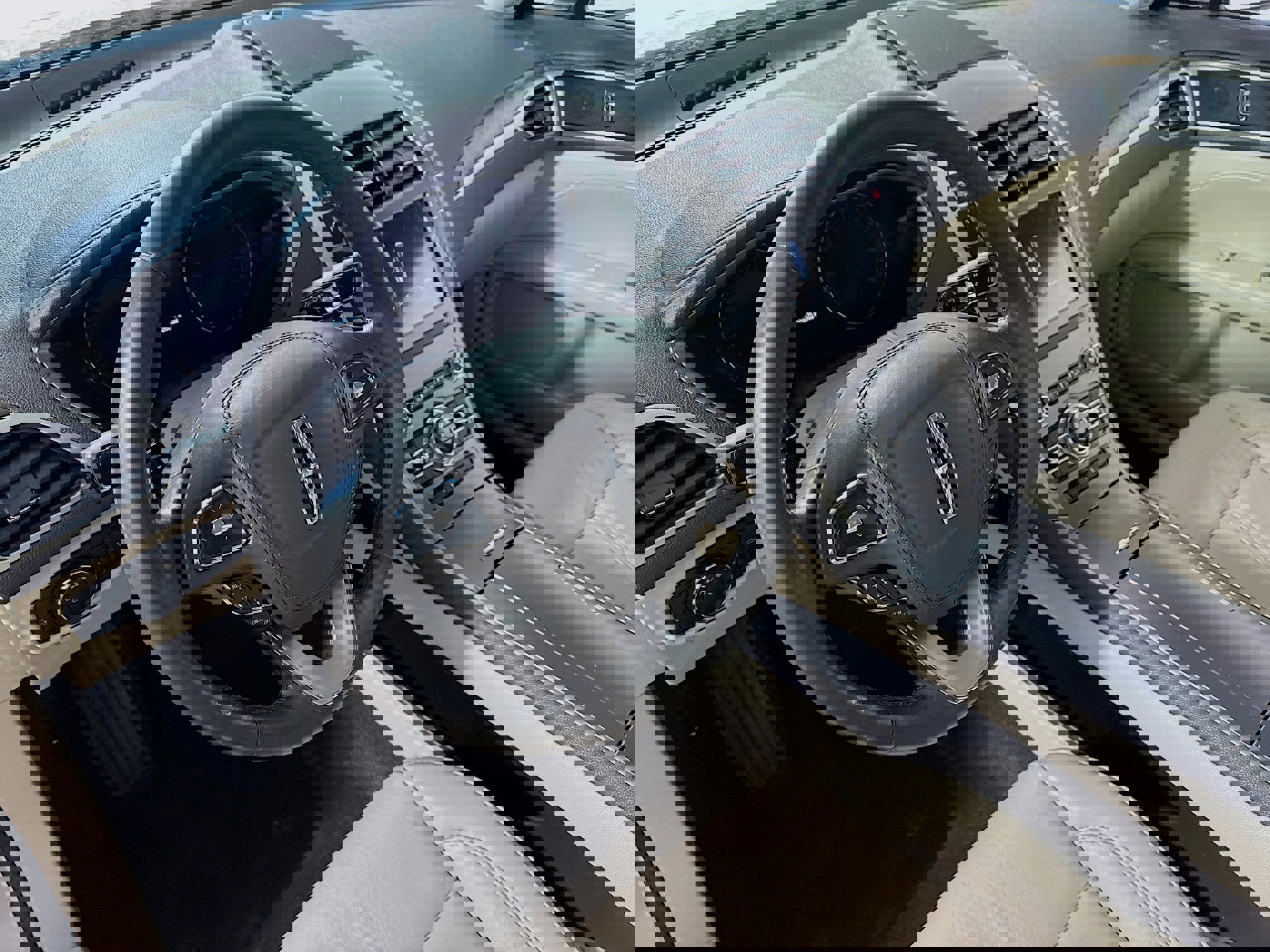 Used 2019 Lincoln MKZ Reserve image 12