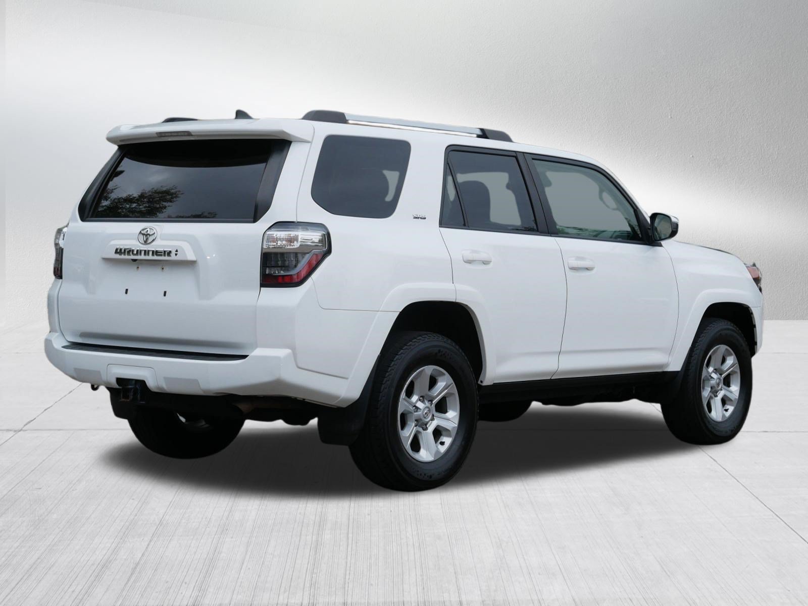 Used 2023 Toyota 4Runner SR5 AWD/4WD image 7