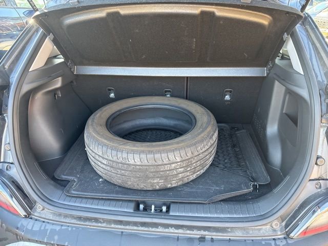 Used 2023 Hyundai Kona SE image 8