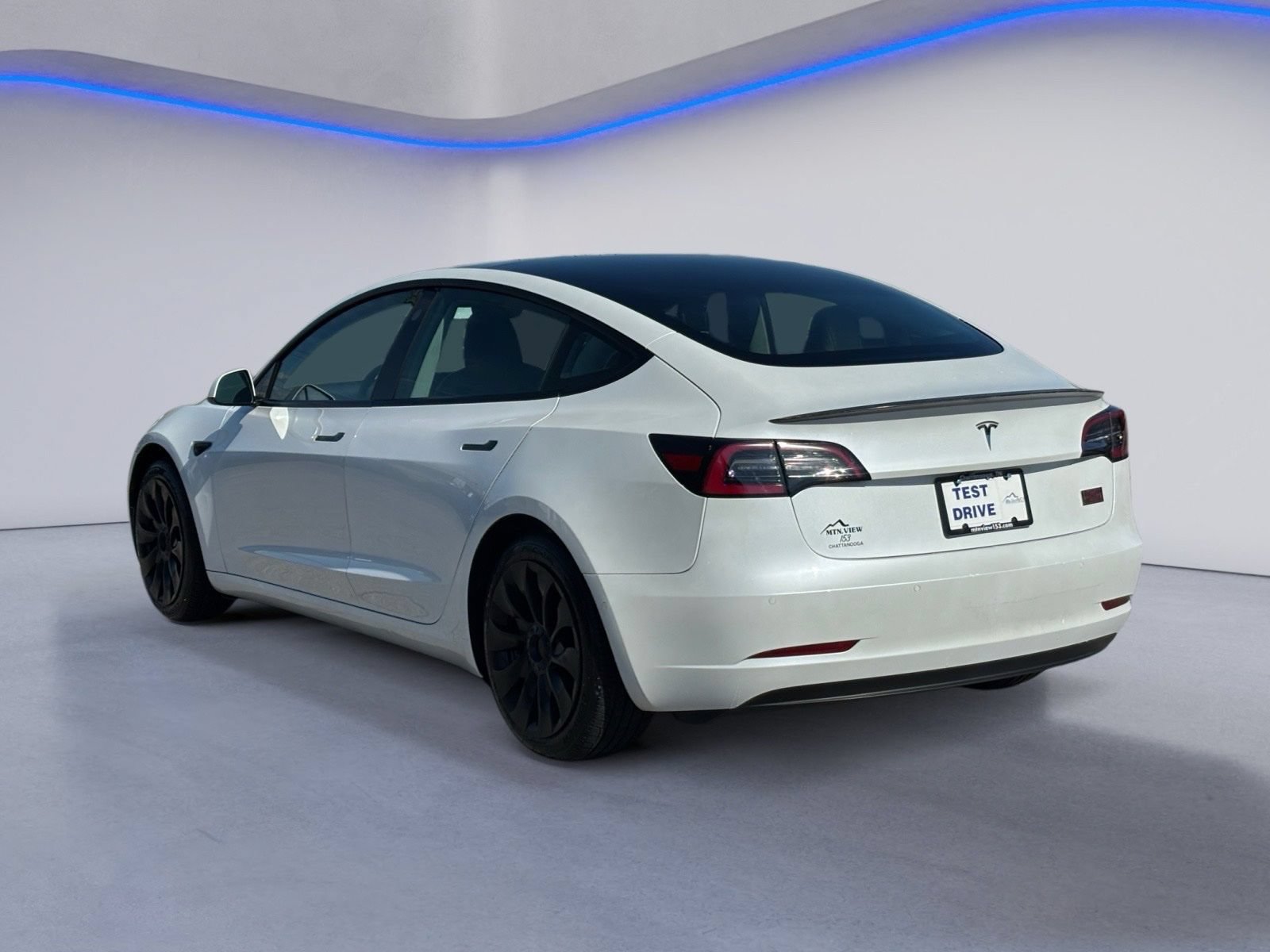 Used 2022 Tesla Model 3 Long Range AWD/4WD image 3