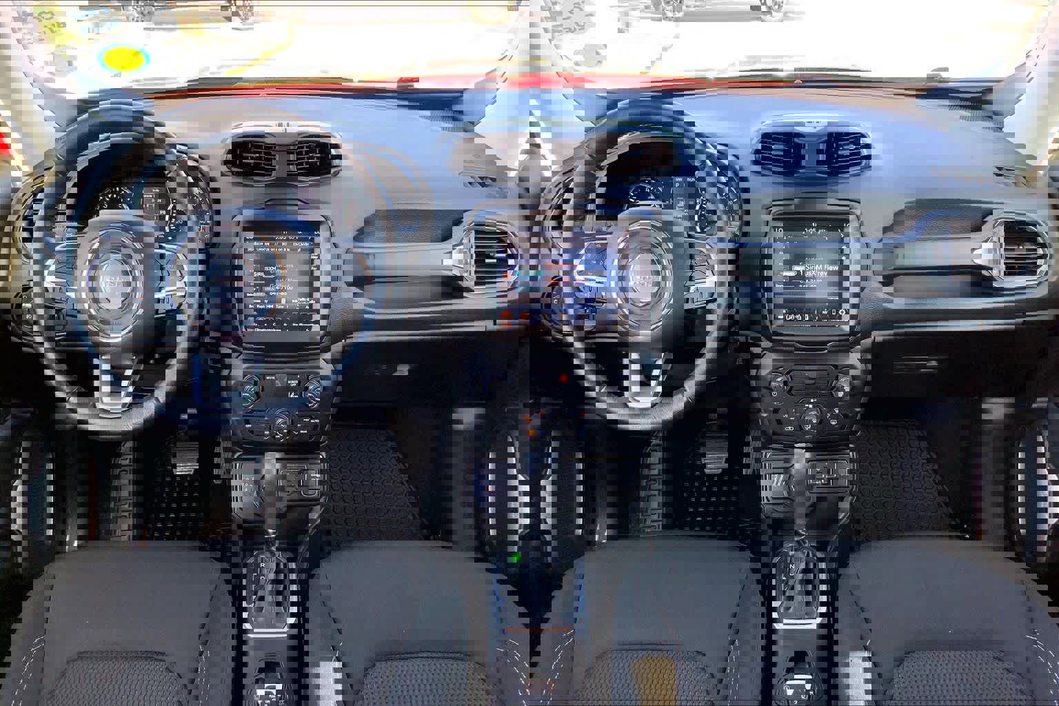 Used 2023 Jeep Renegade Latitude w/ Premium Group image 29