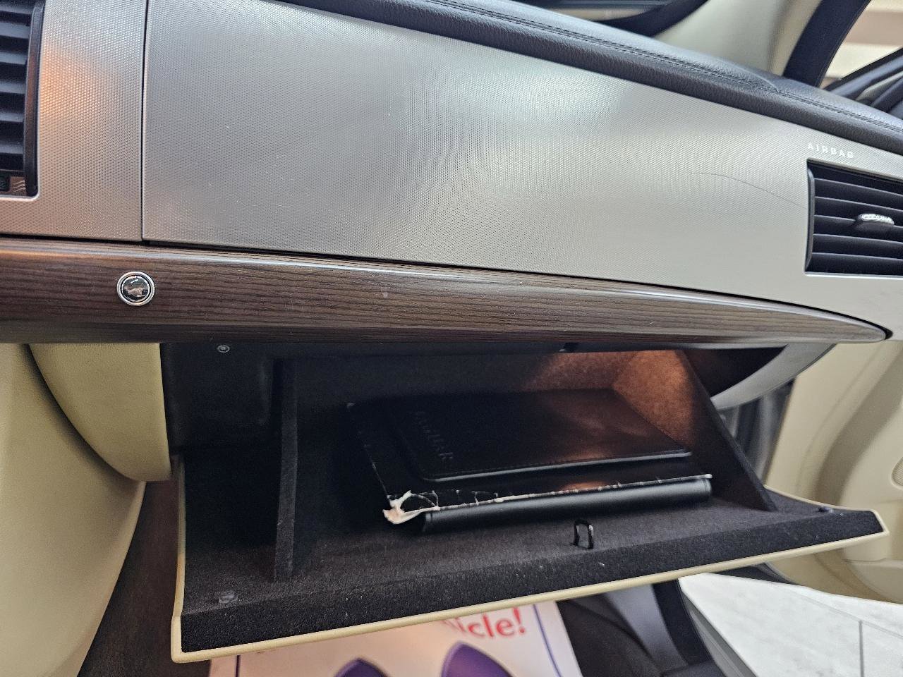 Used 2013 Jaguar XF image 34