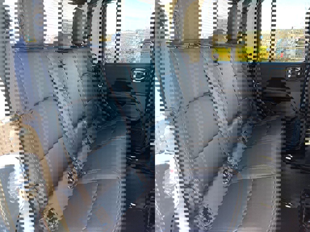 New 2026 Jeep Gladiator Sport image 23